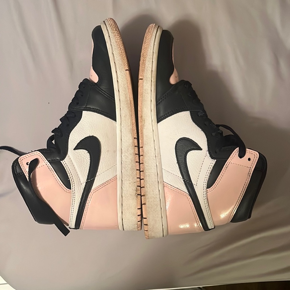 Bubble gum pink Nike shoes size 8